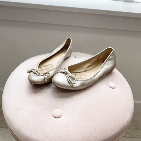 Vince Camuto Gold Ballet Flats Size 6 - Picture 1 of 5
